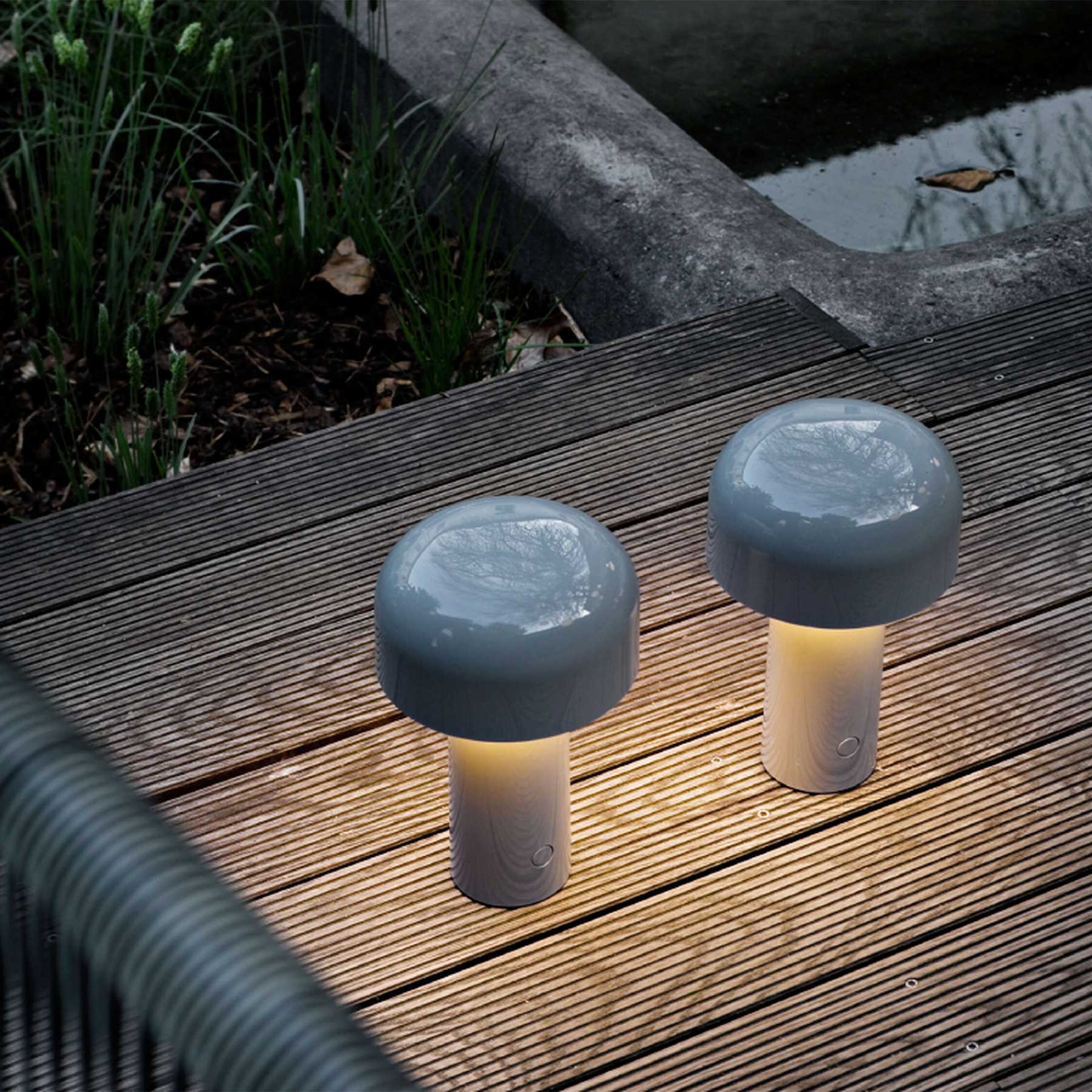 Flos Bellhop LED stolní přenosné svítidlo