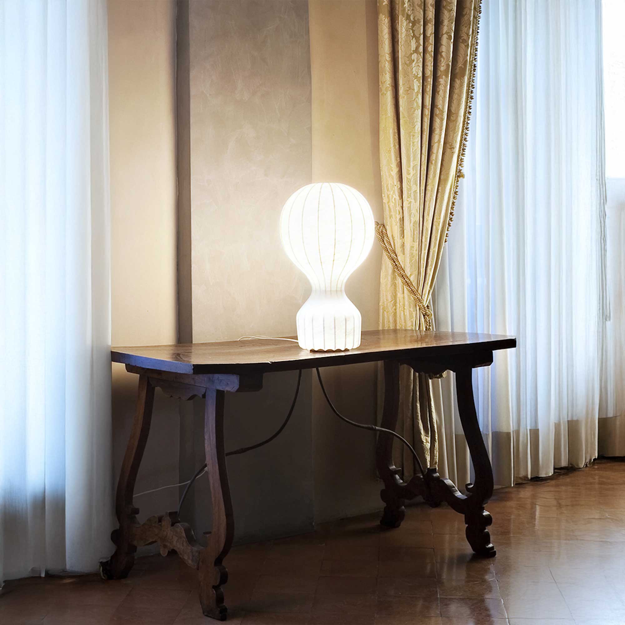 Flos Gatto E14 ikonická stolní lampa