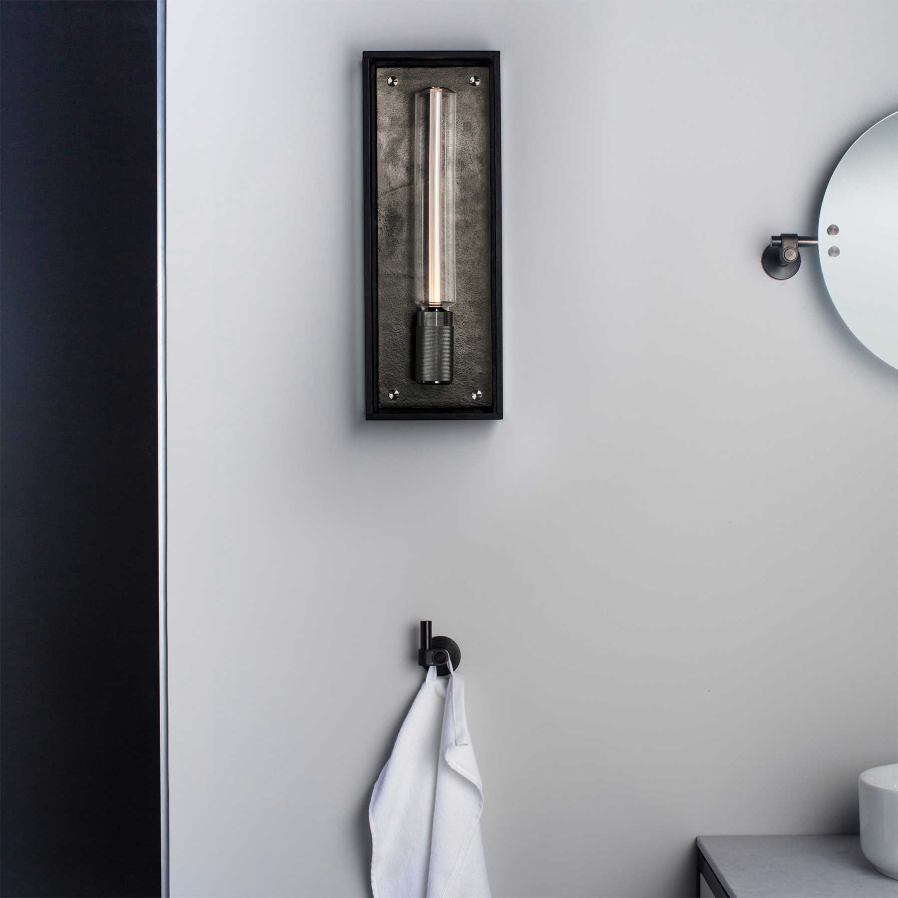 Buster & Punch E27 Caged Wet nástěnné svítidlo IP44